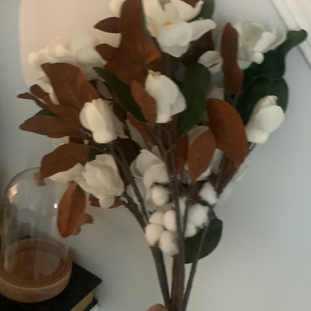 Magnolia 7‎ stems and one cotton greenery tall home decor realistic